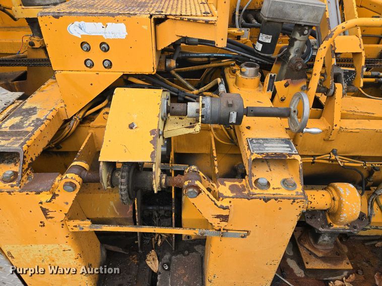 image for item EM7070 1999 Blaw-Knox  PF-3172 paver