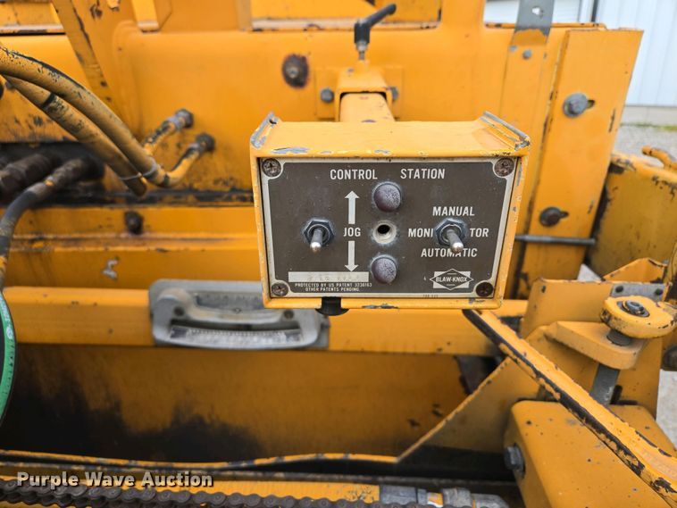 image for item EM7070 1999 Blaw-Knox  PF-3172 paver