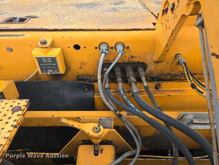 image for item EM7070 1999 Blaw-Knox  PF-3172 paver