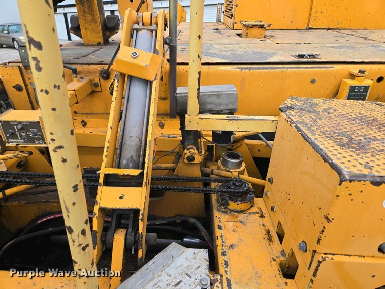 image for item EM7070 1999 Blaw-Knox  PF-3172 paver