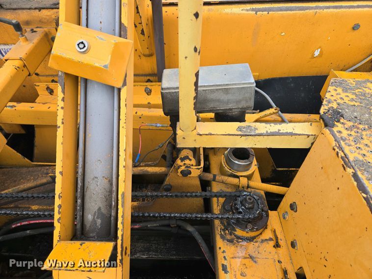 image for item EM7070 1999 Blaw-Knox  PF-3172 paver