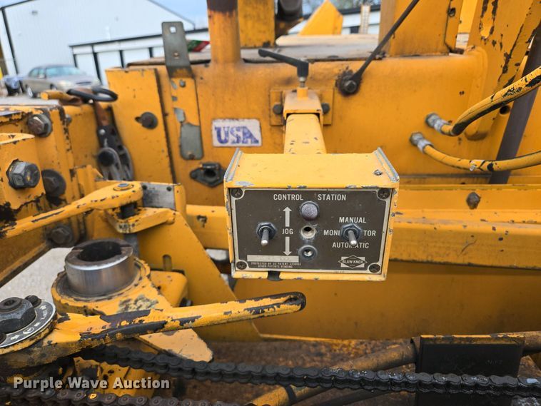 image for item EM7070 1999 Blaw-Knox  PF-3172 paver