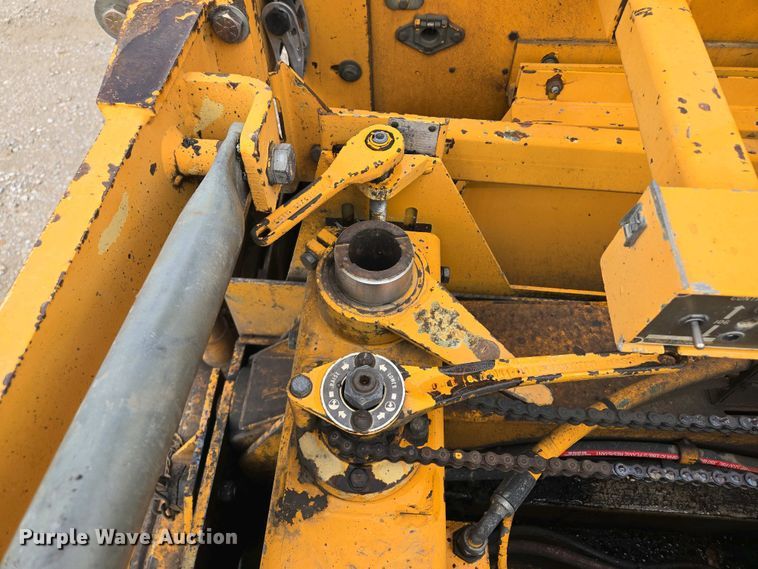 image for item EM7070 1999 Blaw-Knox  PF-3172 paver