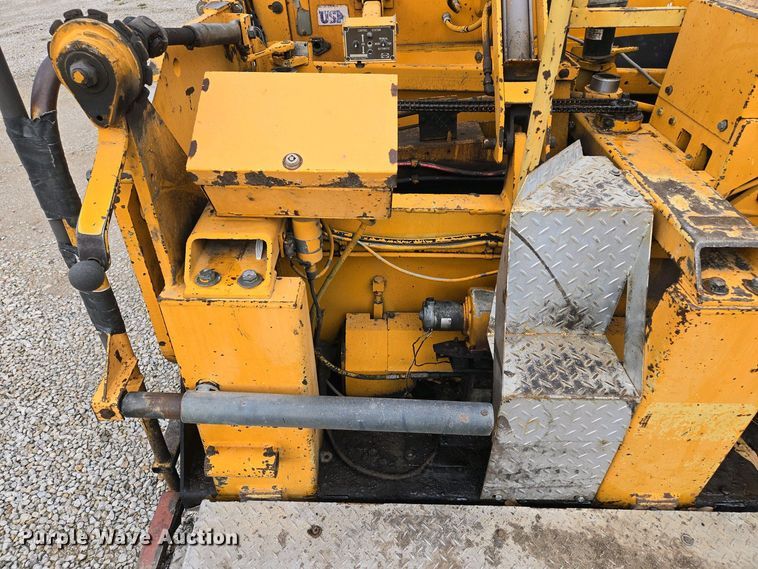 image for item EM7070 1999 Blaw-Knox  PF-3172 paver