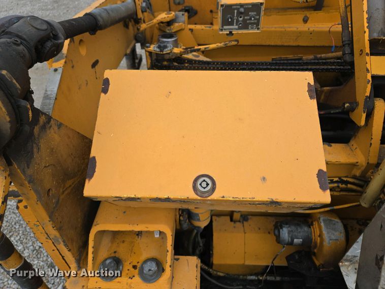 image for item EM7070 1999 Blaw-Knox  PF-3172 paver
