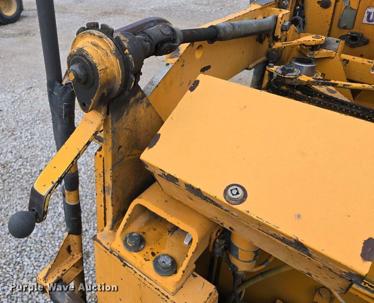 image for item EM7070 1999 Blaw-Knox  PF-3172 paver