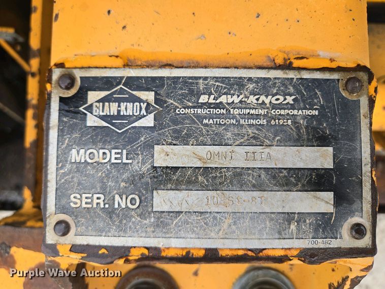image for item EM7070 1999 Blaw-Knox  PF-3172 paver