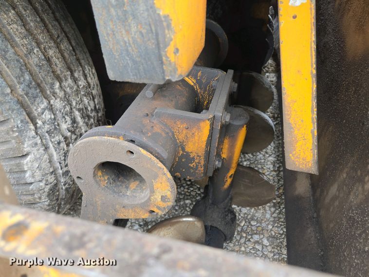 image for item EM7070 1999 Blaw-Knox  PF-3172 paver