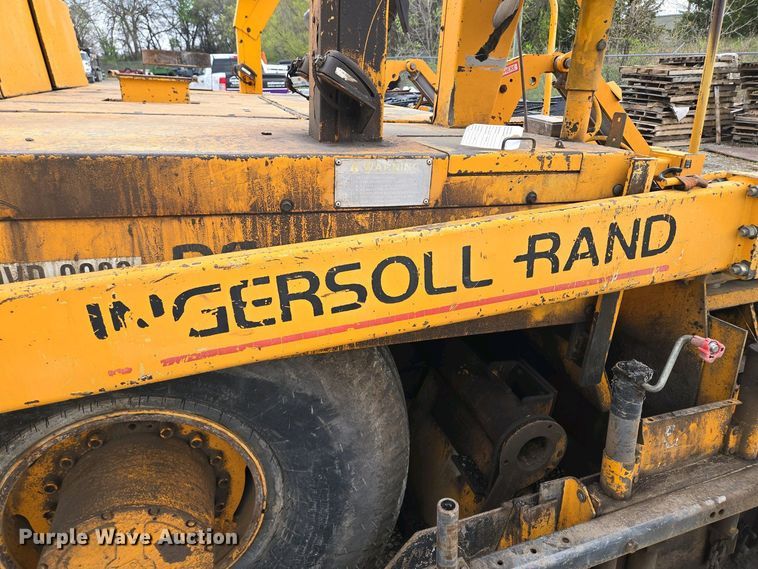 image for item EM7070 1999 Blaw-Knox  PF-3172 paver