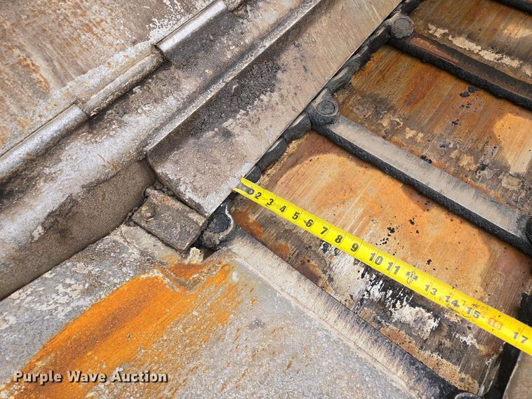 image for item EM7070 1999 Blaw-Knox  PF-3172 paver