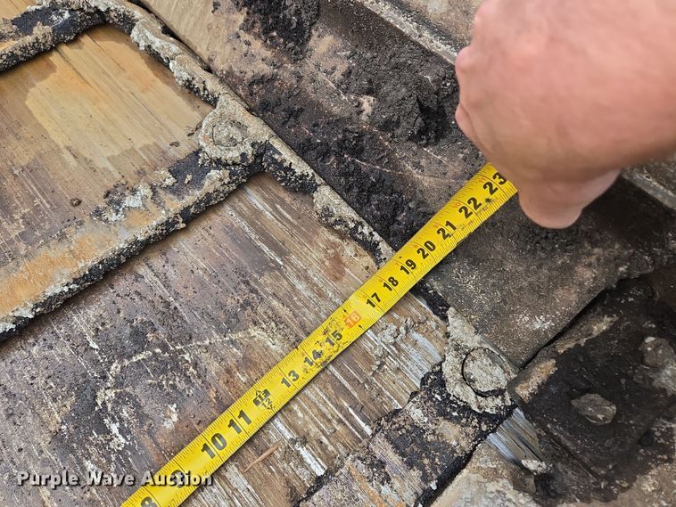 image for item EM7070 1999 Blaw-Knox  PF-3172 paver