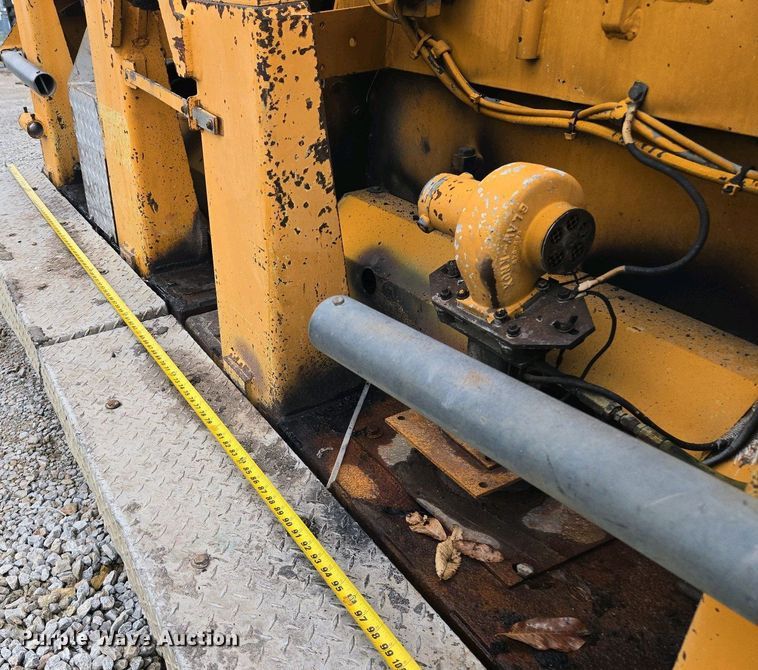 image for item EM7070 1999 Blaw-Knox  PF-3172 paver