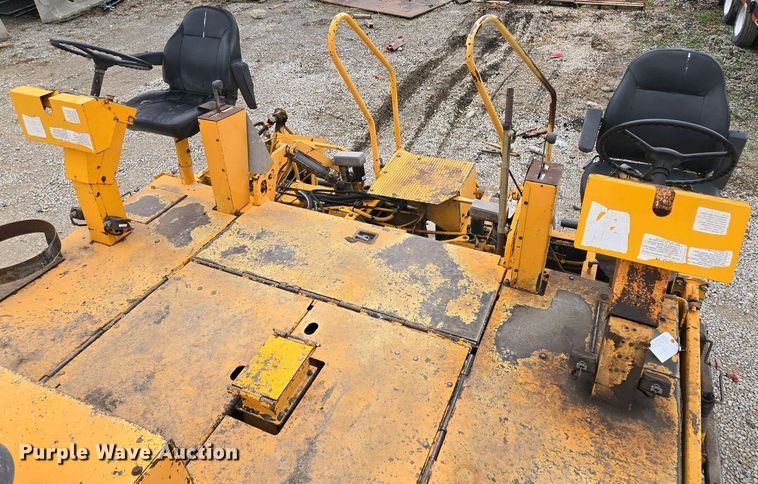 image for item EM7070 1999 Blaw-Knox  PF-3172 paver