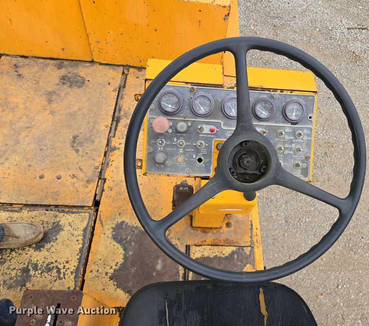 image for item EM7070 1999 Blaw-Knox  PF-3172 paver