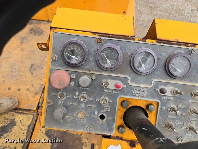 image for item EM7070 1999 Blaw-Knox  PF-3172 paver