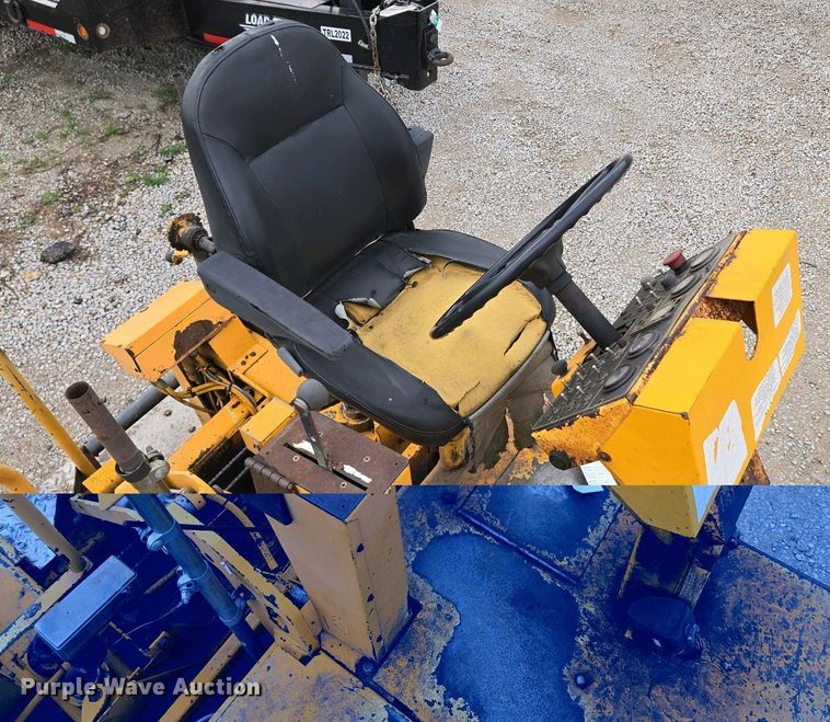 image for item EM7070 1999 Blaw-Knox  PF-3172 paver