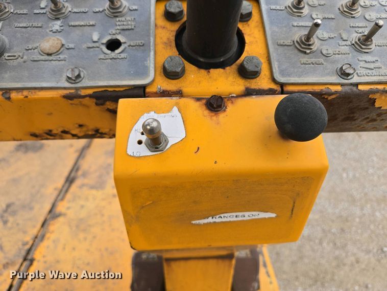 image for item EM7070 1999 Blaw-Knox  PF-3172 paver