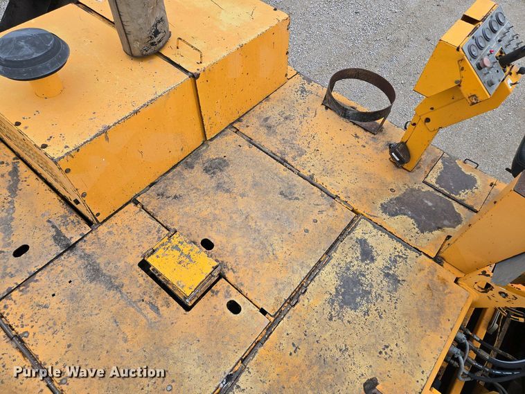 image for item EM7070 1999 Blaw-Knox  PF-3172 paver