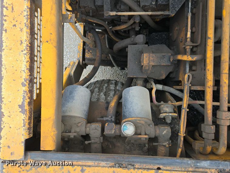 image for item EM7070 1999 Blaw-Knox  PF-3172 paver