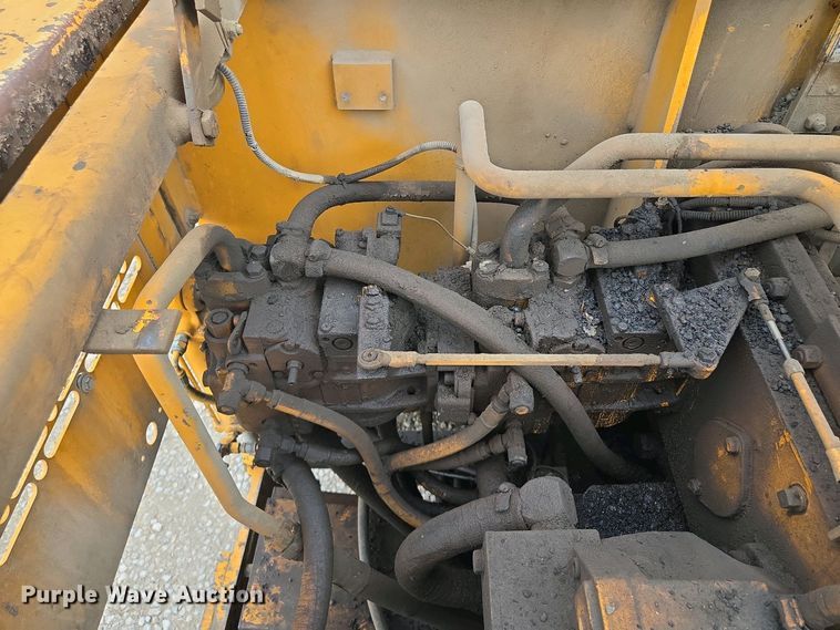 image for item EM7070 1999 Blaw-Knox  PF-3172 paver