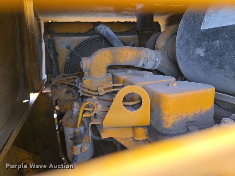 image for item EM7070 1999 Blaw-Knox  PF-3172 paver