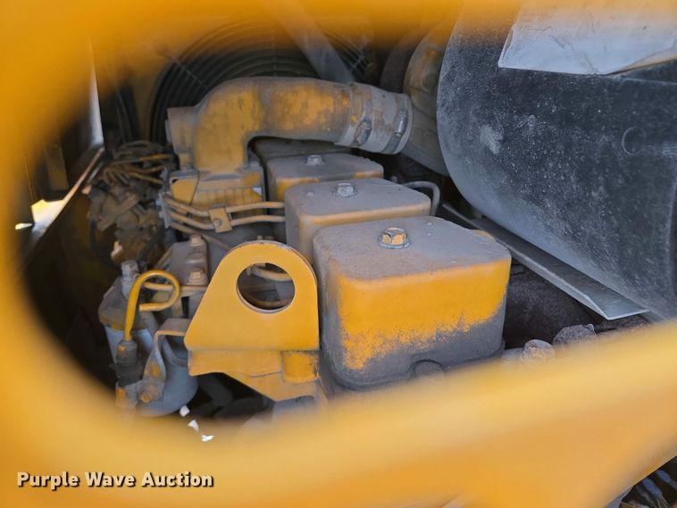 image for item EM7070 1999 Blaw-Knox  PF-3172 paver