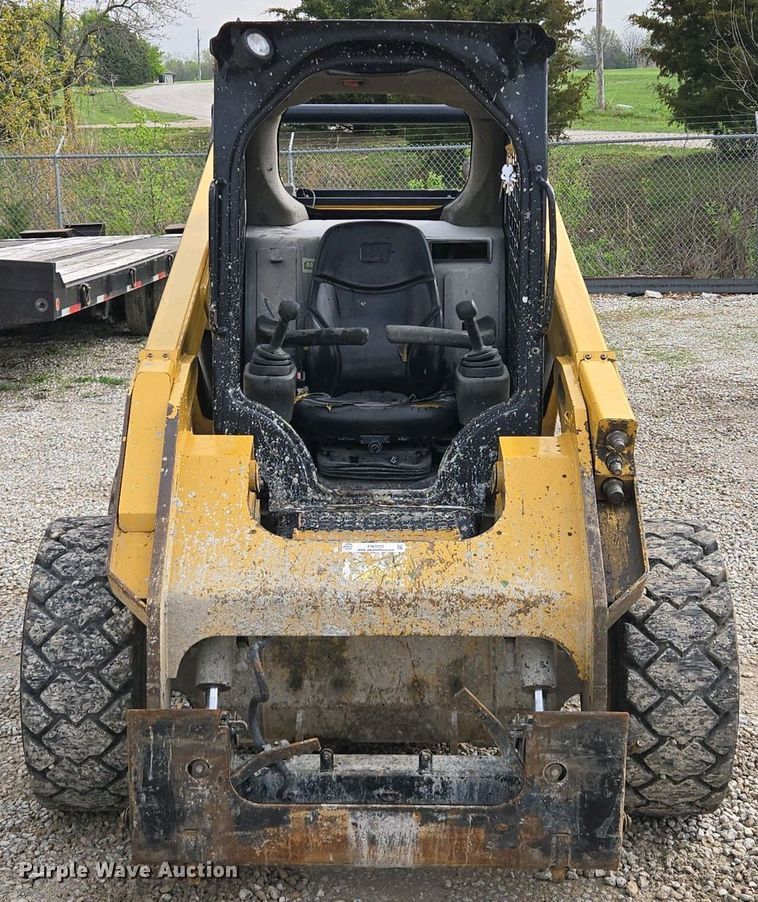 image for item EM7072 2015 Caterpillar 262D skid steer loader