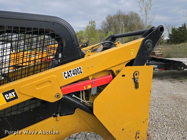 image for item EM7072 2015 Caterpillar 262D skid steer loader