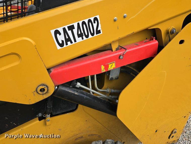 image for item EM7072 2015 Caterpillar 262D skid steer loader