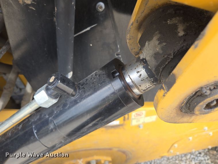 image for item EM7072 2015 Caterpillar 262D skid steer loader