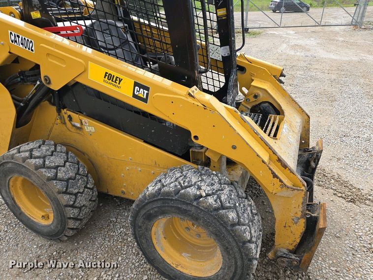 image for item EM7072 2015 Caterpillar 262D skid steer loader