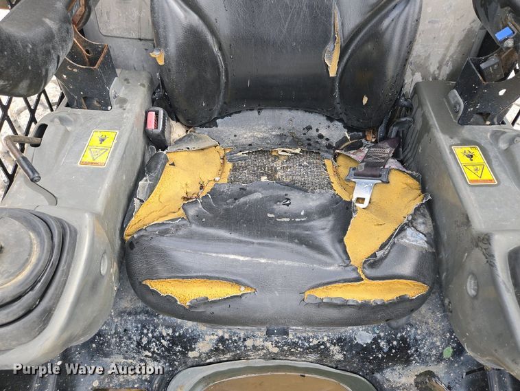 image for item EM7072 2015 Caterpillar 262D skid steer loader