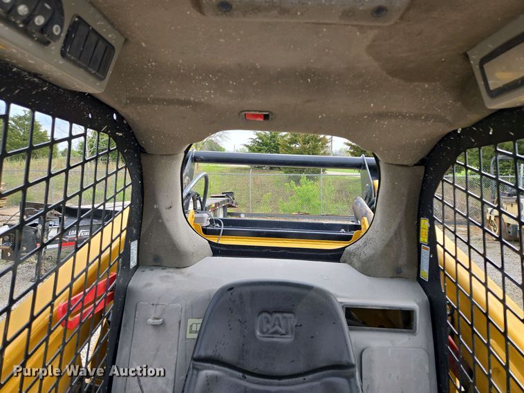 image for item EM7072 2015 Caterpillar 262D skid steer loader