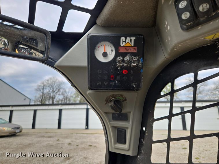 image for item EM7072 2015 Caterpillar 262D skid steer loader