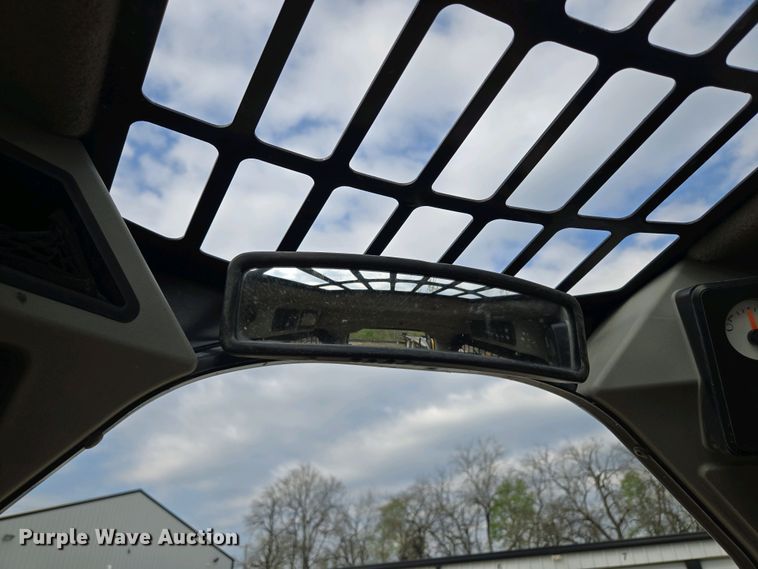 image for item EM7072 2015 Caterpillar 262D skid steer loader