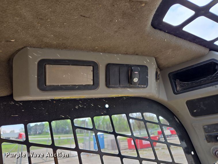 image for item EM7072 2015 Caterpillar 262D skid steer loader