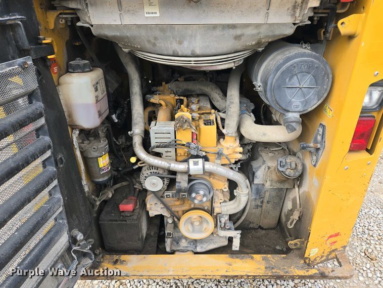 image for item EM7072 2015 Caterpillar 262D skid steer loader