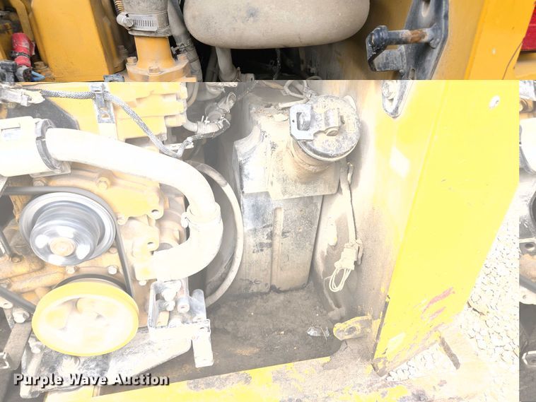 image for item EM7072 2015 Caterpillar 262D skid steer loader