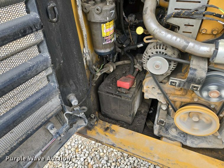 image for item EM7072 2015 Caterpillar 262D skid steer loader