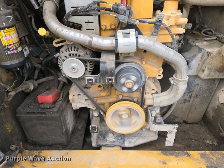 image for item EM7072 2015 Caterpillar 262D skid steer loader