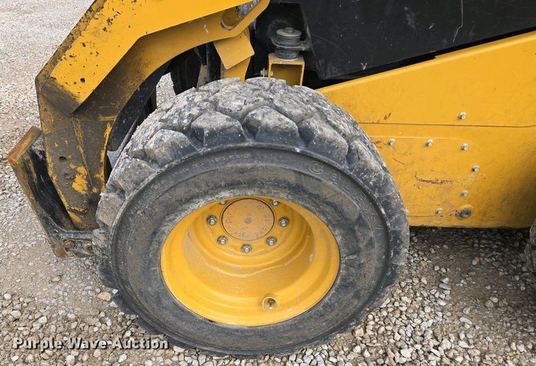 image for item EM7072 2015 Caterpillar 262D skid steer loader