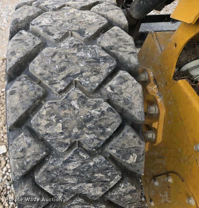 image for item EM7072 2015 Caterpillar 262D skid steer loader