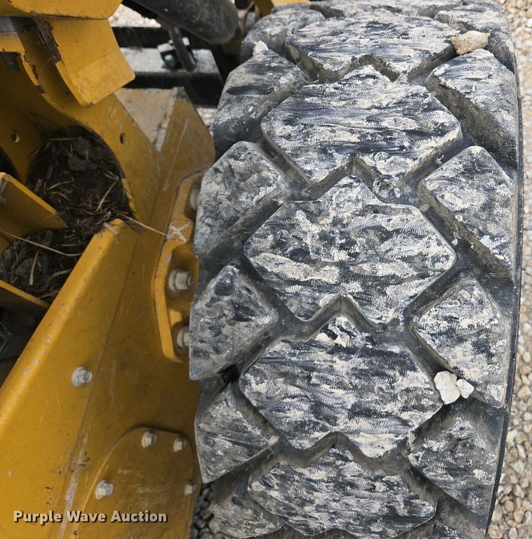 image for item EM7072 2015 Caterpillar 262D skid steer loader