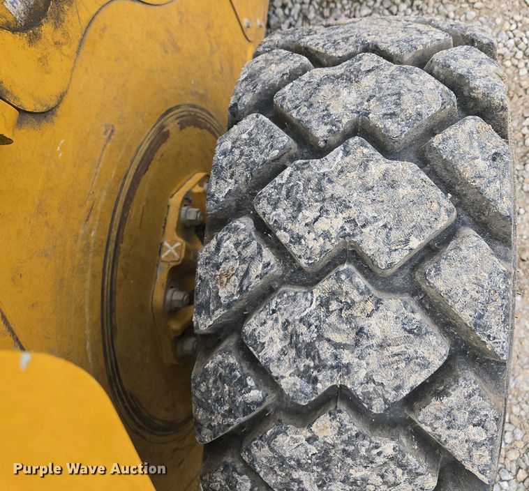 image for item EM7072 2015 Caterpillar 262D skid steer loader