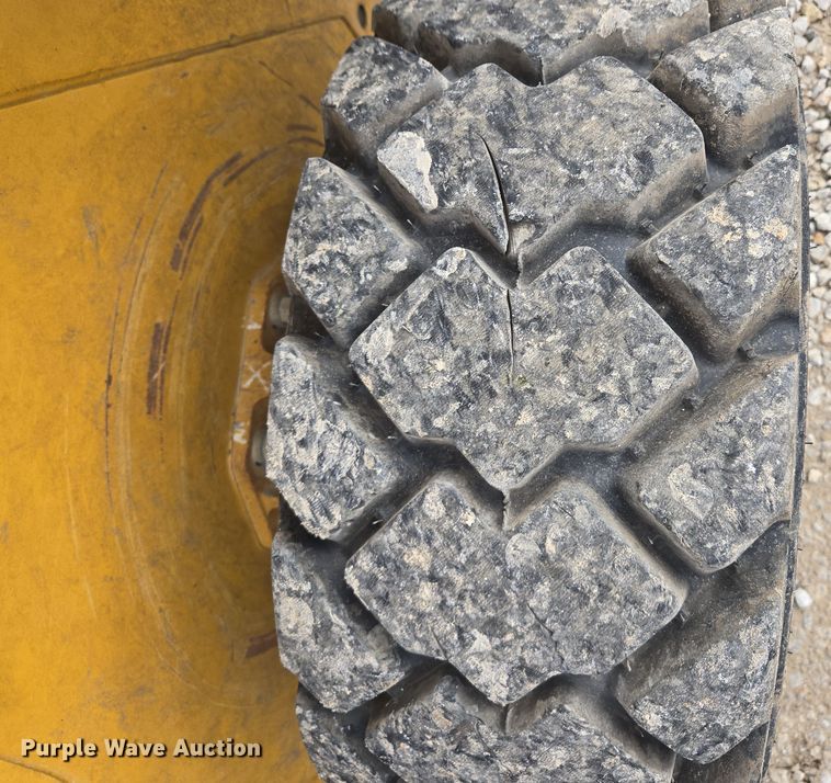 image for item EM7072 2015 Caterpillar 262D skid steer loader