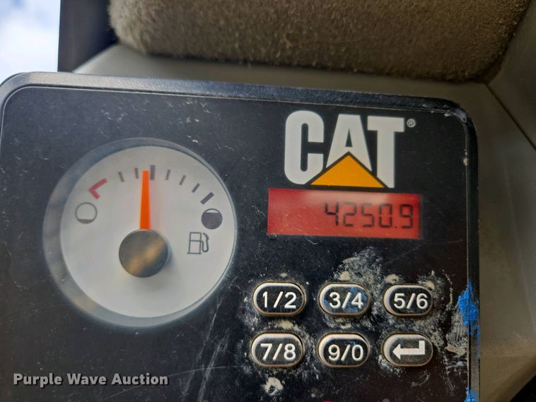 image for item EM7072 2015 Caterpillar 262D skid steer loader