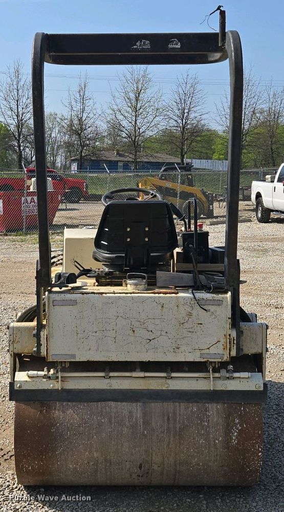 image for item EM7073 1987 Ingersoll Rand DD-32 double drum vibratory roller