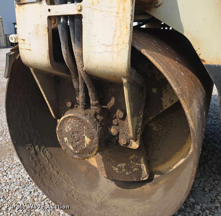 image for item EM7073 1987 Ingersoll Rand DD-32 double drum vibratory roller