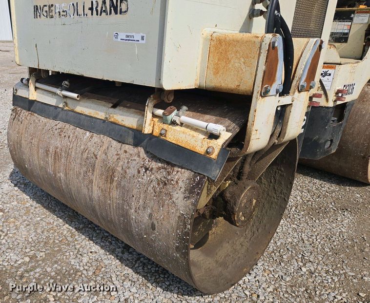 image for item EM7073 1987 Ingersoll Rand DD-32 double drum vibratory roller