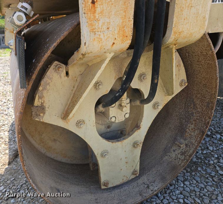 image for item EM7073 1987 Ingersoll Rand DD-32 double drum vibratory roller